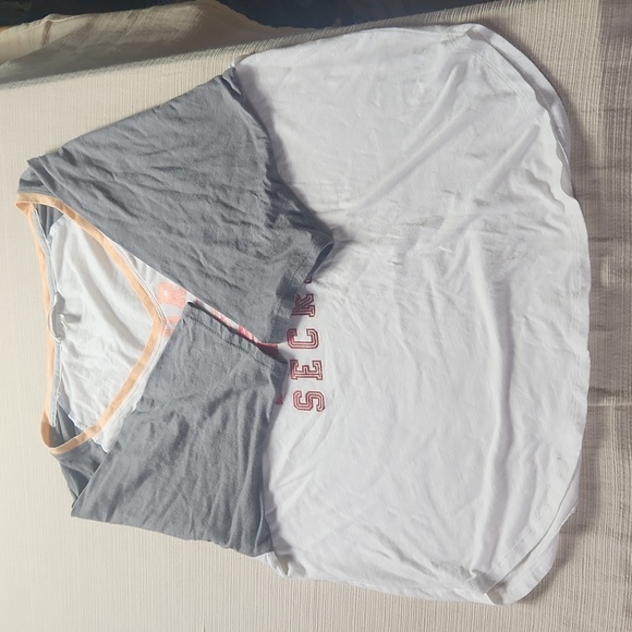 Victorias secret medium top - Picture 2 of 3